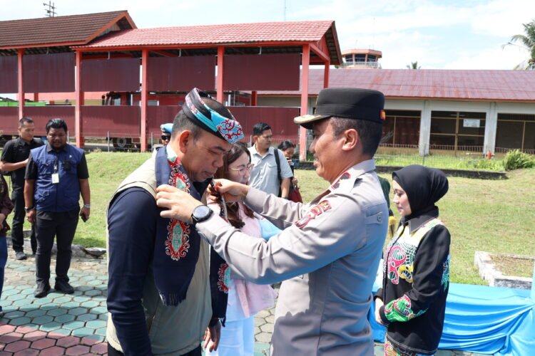 Wakapolda Kaltara Sambut Kedatangan Kapolda Baru di Bandara Juwata Tarakan