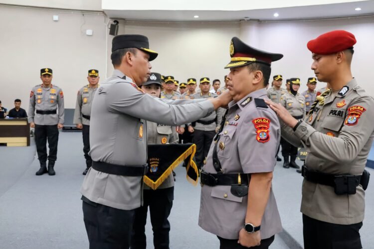 Kapolda Kalimantan Utara Pimpin Upacara Pelantikan Direktur Intelijen dan Keamanan Polda Kaltara