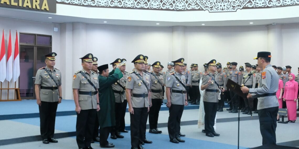 Kapolda Kaltara Pimpin Upacara Serah Terima Jabatan Pejabat Utama dan Kapolres Jajaran