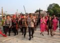 Kapolda Kaltara dan Ibu Ketua Bhayangkari Diterima sebagai Warga Kehormatan Adat Dayak Lundayeh Malinau