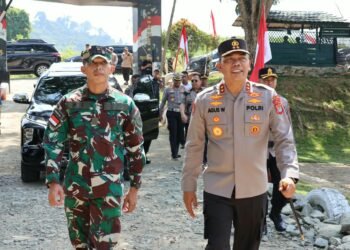 Soliditas TNI–Polri Jaga Perbatasan RI–Malaysia, Kapolda Kaltara Sambangi Satgas Pamtas Yonarmed 4/Parahyangan