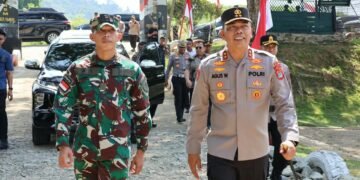 Soliditas TNI–Polri Jaga Perbatasan RI–Malaysia, Kapolda Kaltara Sambangi Satgas Pamtas Yonarmed 4/Parahyangan