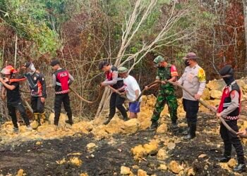 Kapolres Tarakan Tinjau Titik Api Material Batu Bara di Jalan Amal Lama, Penanganan Dilakukan Secara Terpadu