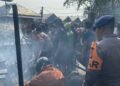 Tim SAR Brimob Polda Kaltara Quick Response Bantu Penanganan Kebakaran di Karang Rejo Tarakan