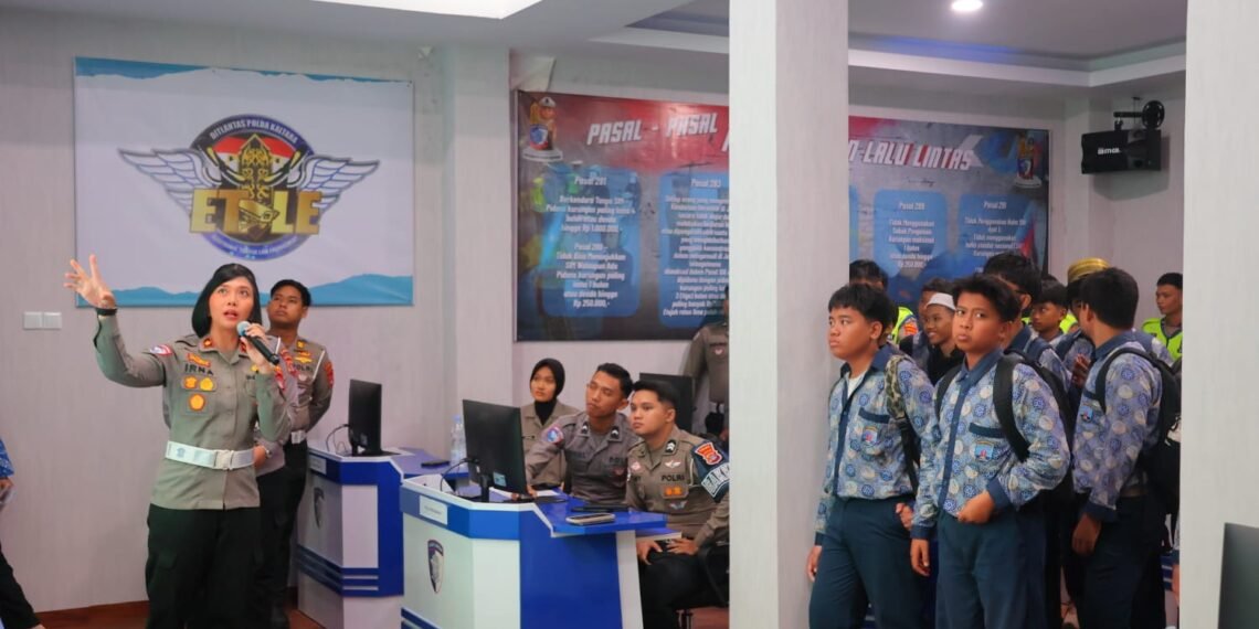 Polda Kaltara Bekali 35 Siswa SMPIT Bina Benuanta, Kenali Bahaya Narkoba, Bijak Bermedia Sosial hingga Tertib Berlalu Lintas