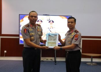 Kapolda Kaltara Terima Laporan Kesatuan dan Penandatanganan Buku Memori Serah Terima Jabatan