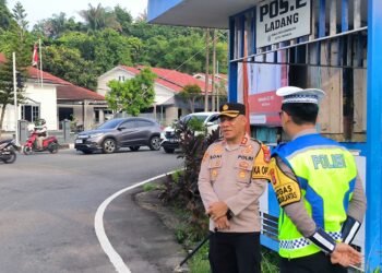 Kapolres Tarakan Bersama Satlantas Laksanakan Pengaturan Lalu Lintas dalam Program 100 Hari Kerja Kapolri