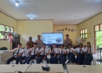 Bhabinkamtibmas Sosialisasikan Penerimaan Murid Baru SMA Kemala Taruna Bhayangkara di SMPN 3 Tanjung Palas Barat